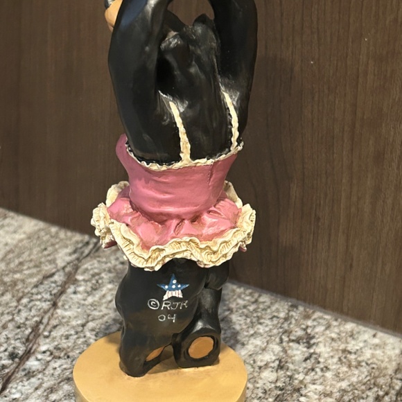 Vintage 2004 World Wide Dance Fever Black Bear Figurine by Artist Rick J Rowley - Picture 4 of 8